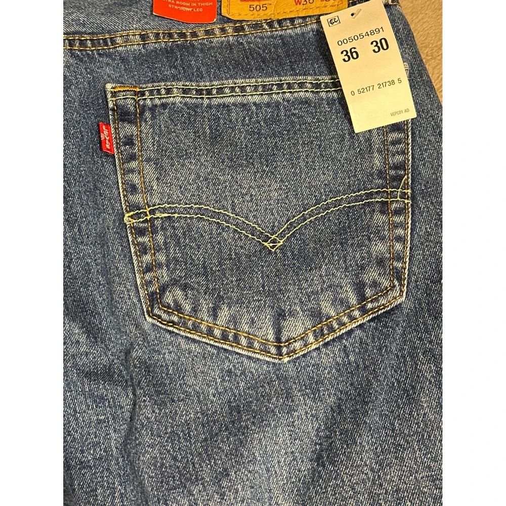 NWT Levi's 505 Regular Fit Jeans Mens 36x30 Medium Wash Straight Leg Denim